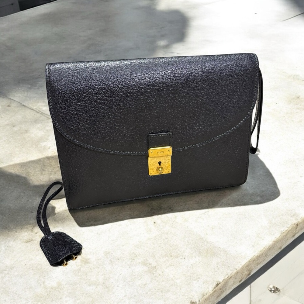 Vintage GUCCI Envelope Flip Lock Wristlet Clutch